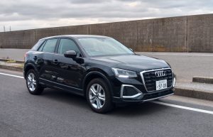 アウディ Q2
