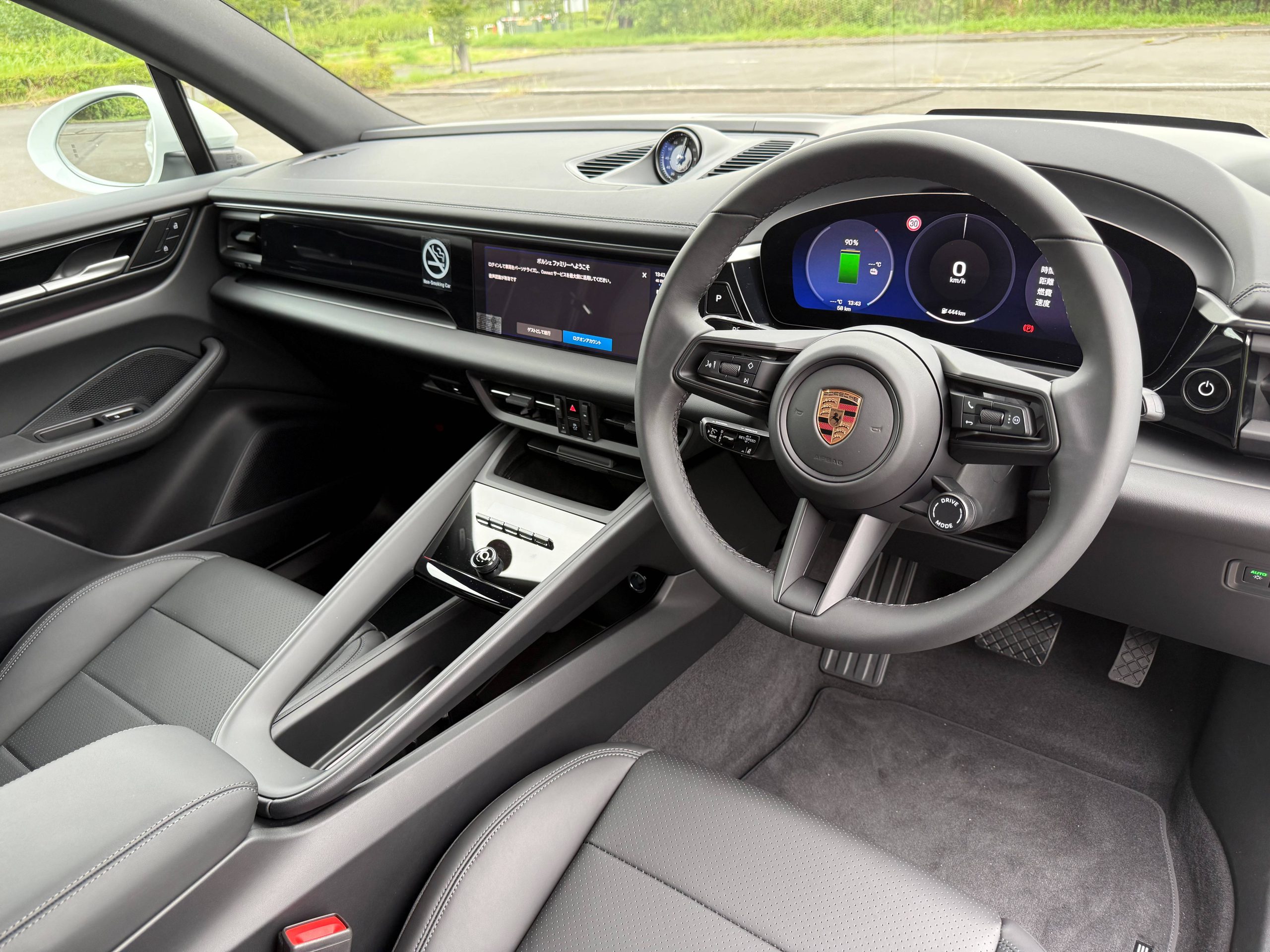 ポルシェ マカンエレクトリック 2